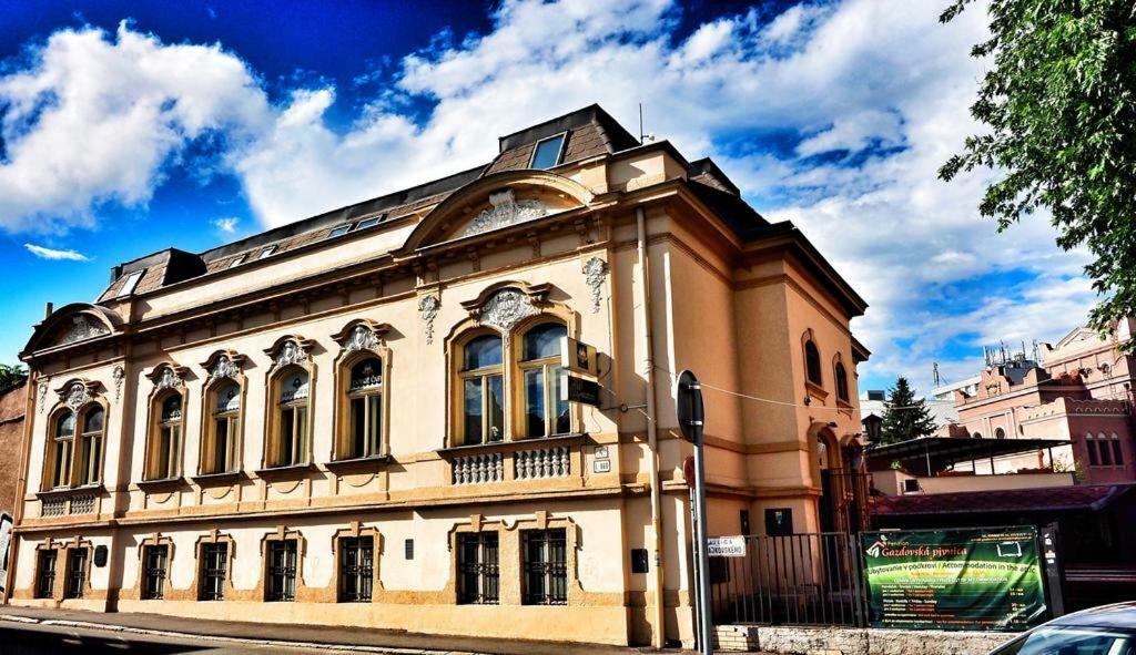 Penzion Dobre Casy Caşonia Exterior foto